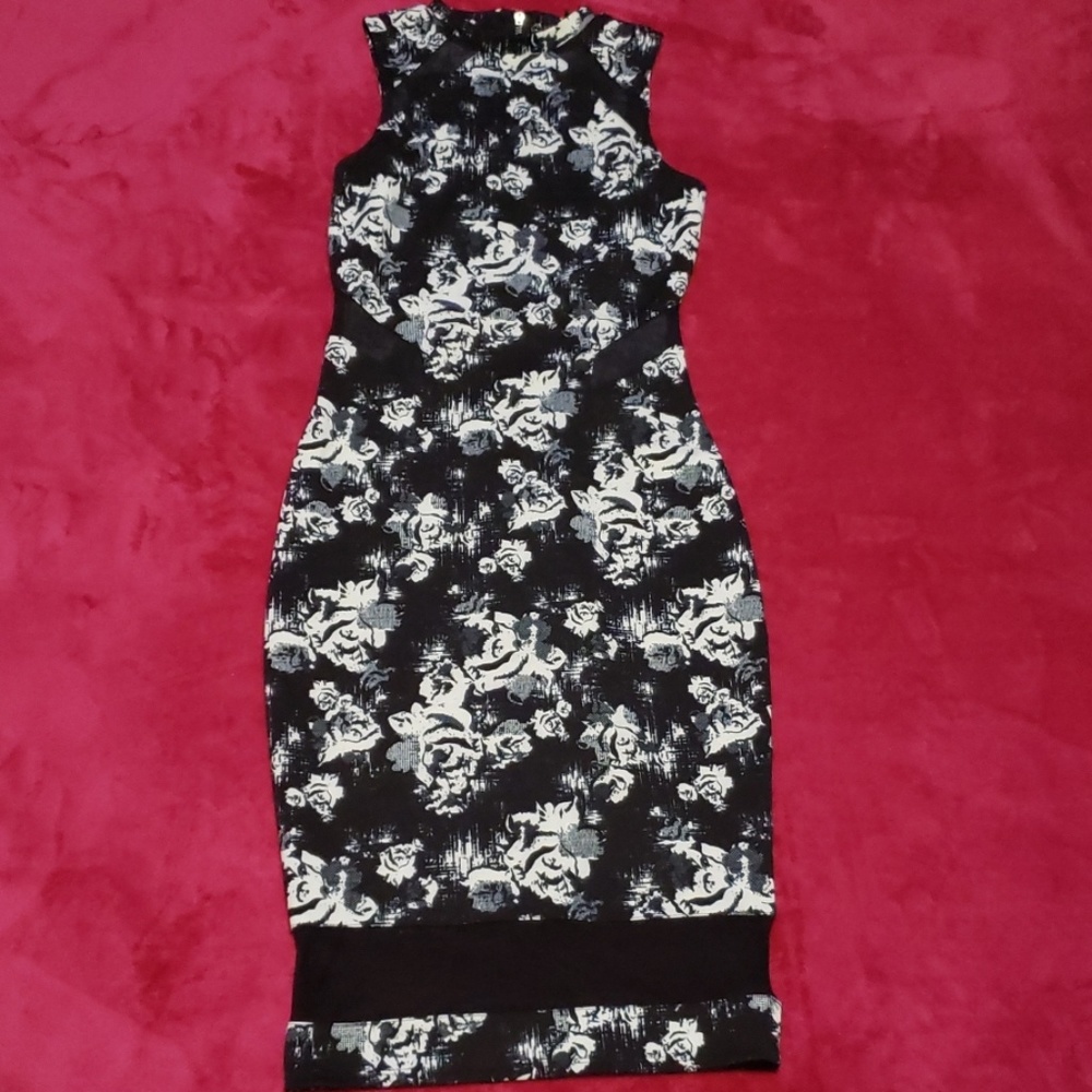 Material Girl - Picture 3 of 10